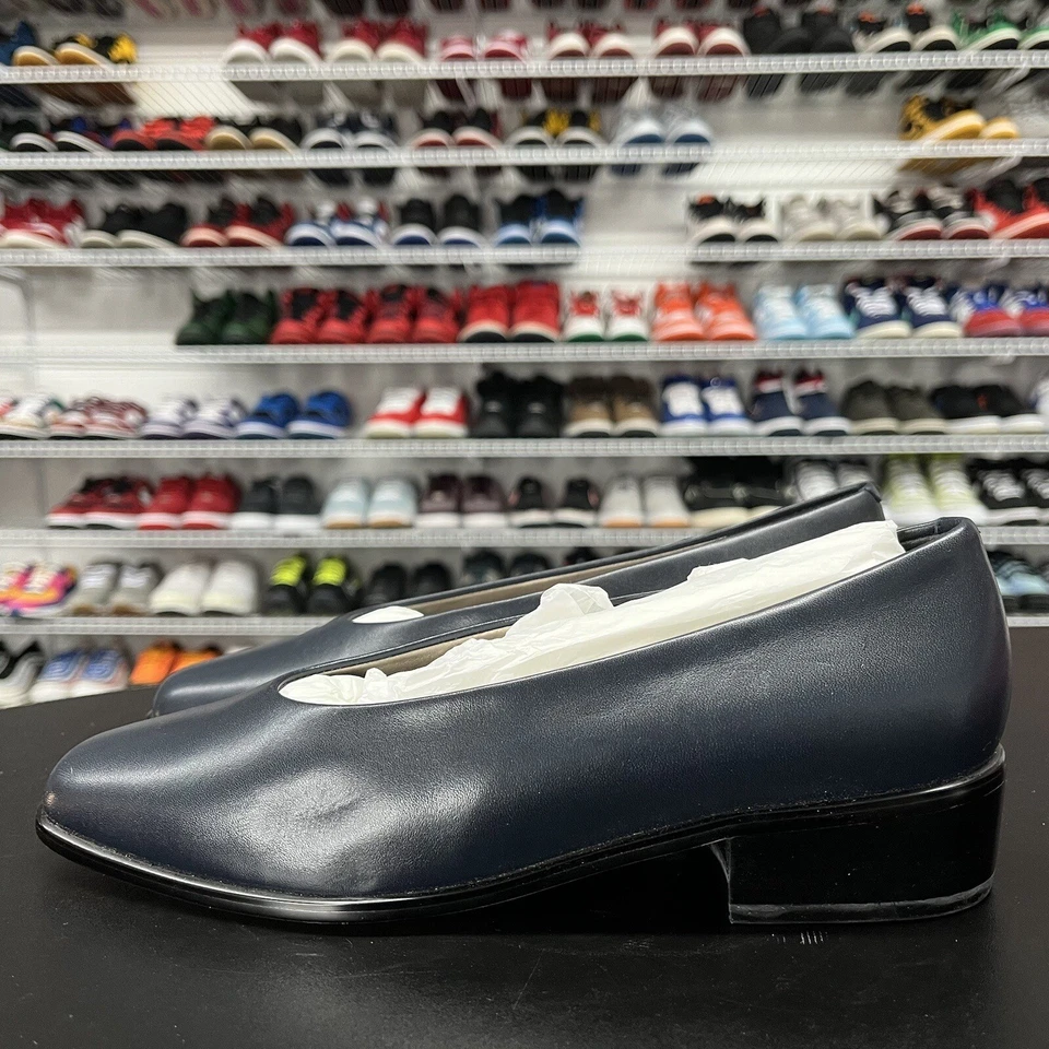 Zapatos para mujer vintage de la colección Caressa Crosstown azul marino talla 7M Foto 3 de 4