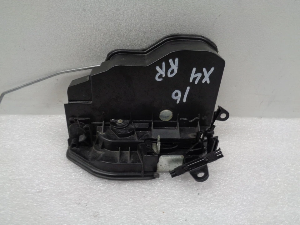 Actuador de cierre de puerta de pasajero trasero derecho BMW X4 2015-2018 OEM AK2403133 Foto 2 de 4