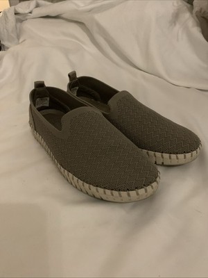 Skechers Size 7 Slip On Shoe Gray Flat Sneaker Casual Workwear Everyday Basic