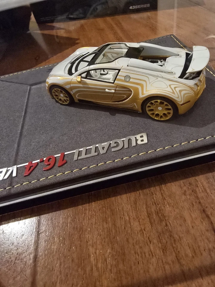 God'Wealth 1/43 Bugatti 16.4 Veyron - Immagine 3 di 4