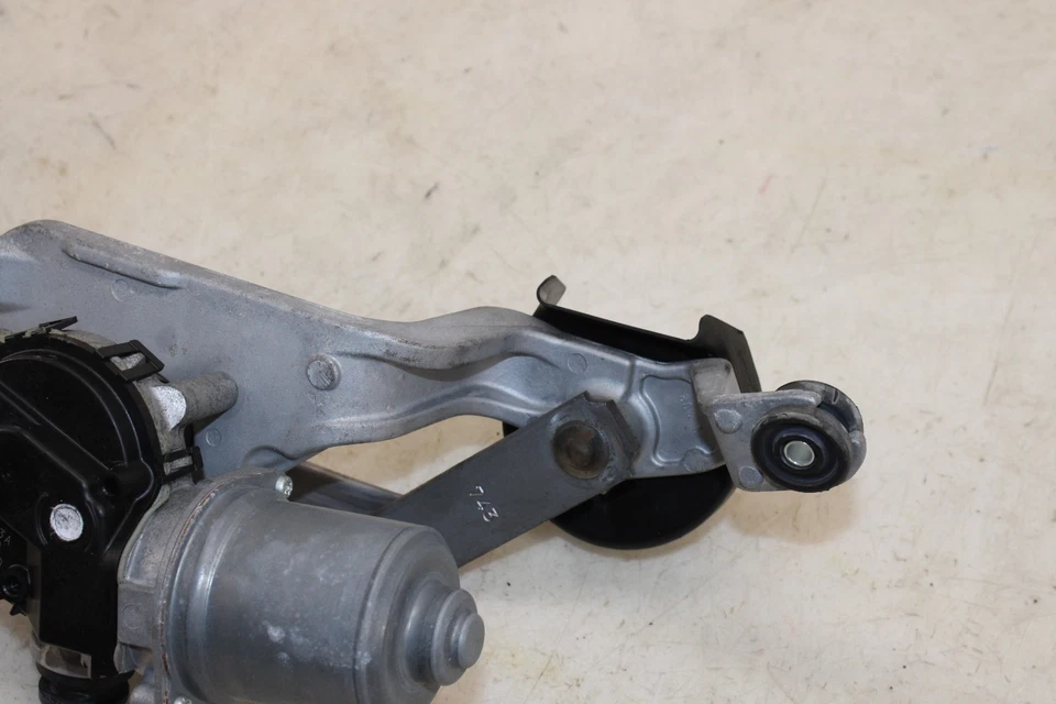 Motor limpiaparabrisas Subaru WRX STI 2015-2021 OEM NE55 Foto 2 de 4