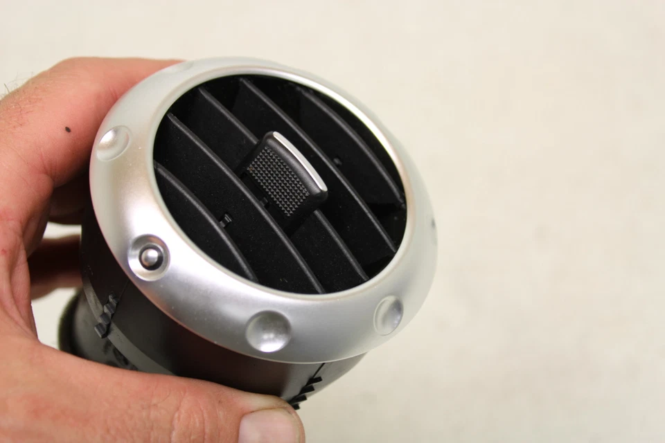 MK1 Audi TT HVAC ventilación conducto de aire tablero embellecedor original OEM 2000-2006 Foto 3 de 4