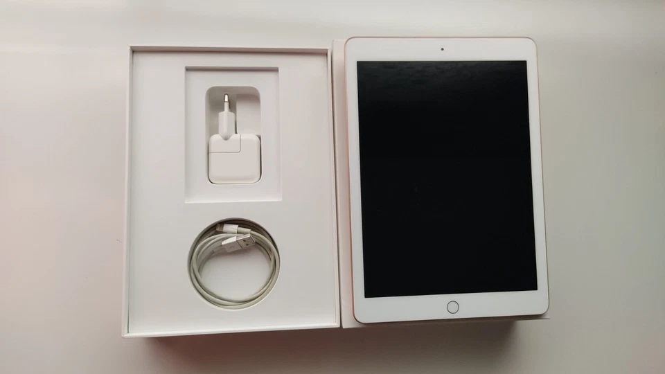 Apple iPad 9,7" (2018) 6.ª Generación 32GB Oro  - Imagen 2 de 2