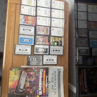 20x Vintage Commodore C16 plus 4 Exorzist/Xzap Fighter Spiele Konvolut plus Anleitungen