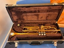 Yamaha YTR-2335 Bb Trumpet with Case and Mouthpiece