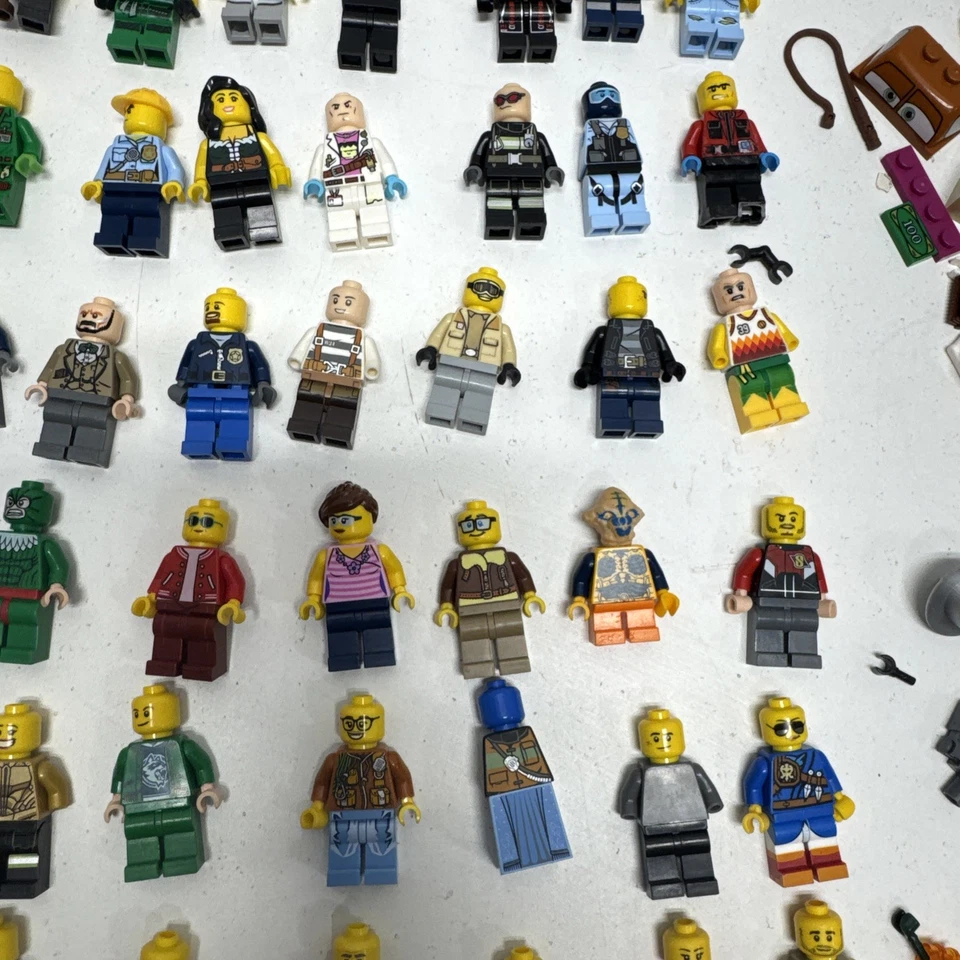 100 Minifigs Rare Torsos Hair Hats Weapons Star Wars - Legos Bulk Minifig Lot - Image 4 of 4