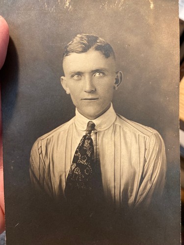Vintage Anfang 1900 Foto eines Mannes mit hellen Augen Foto Postkarte