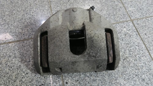BMW E60 E61 525d 530d Bremssattel vorne rechts 60/30/324  original