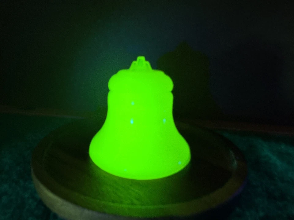 Degenhart Glass Uranium Liberty Bell 1776 - 1976 Lemon Custard Vintage Genuine - image 3 of 4