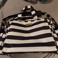 Jujube BFF Legacy Messanger Diaper Bag First Lady with Changing Pad