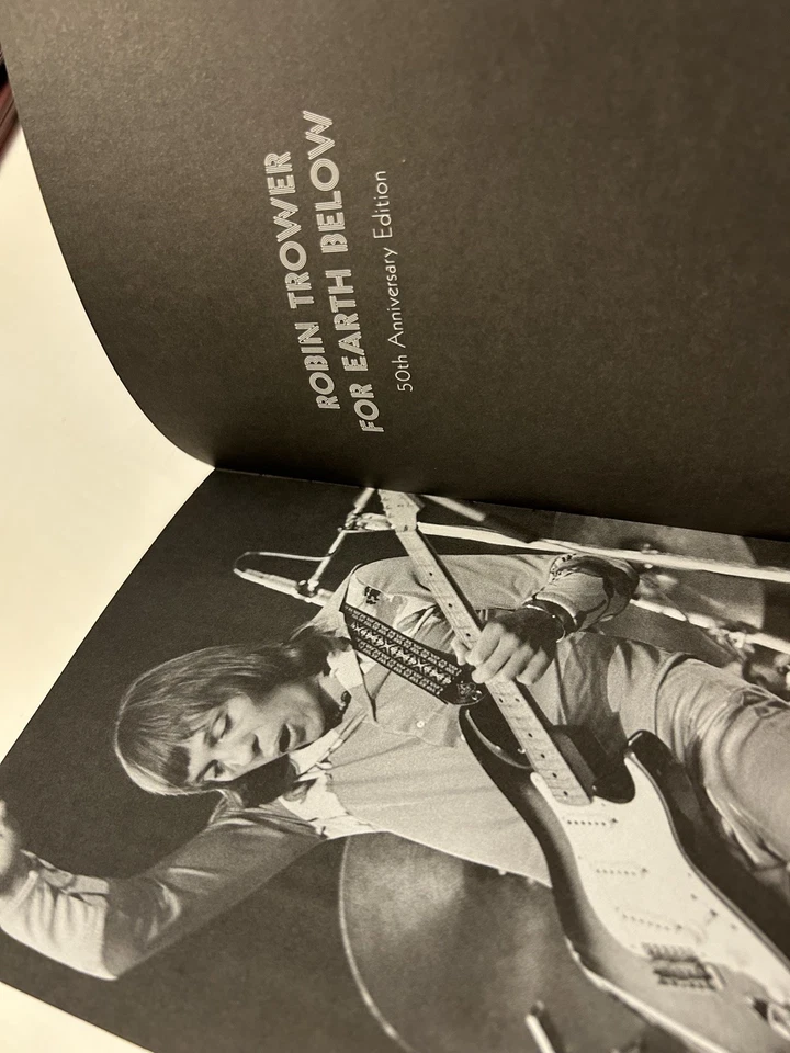 Robin Trower  For Earth Below 50th Anniversary Edition 4 Discs Zia  Autographed  Foto 4 de 4