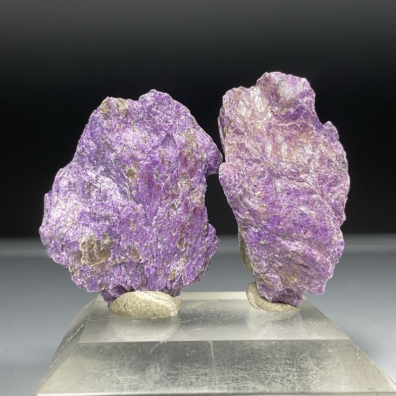 SS Rocks - 2 Stichtite (Saranovskii Mine - Sarany, Russia) 8.72g