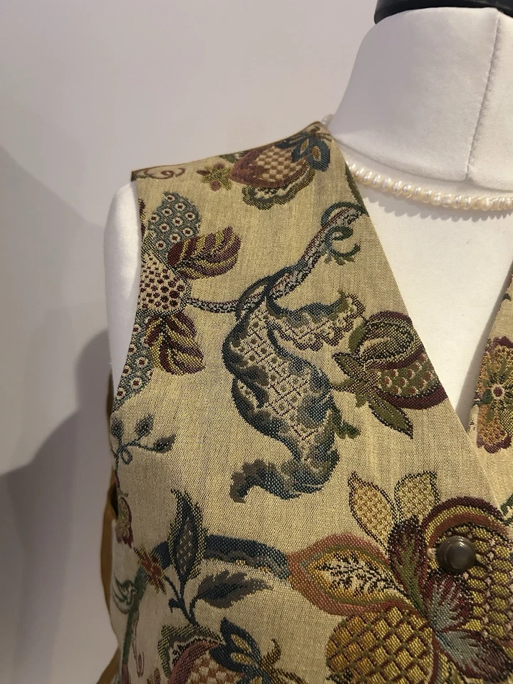 M&S St Michael Made In UK Ladies Tapestry Waistcoat 12. MR26322 - Image 4 of 4