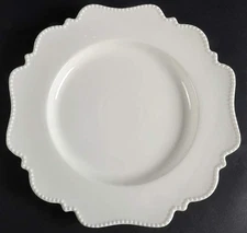 Red Vanilla Pinpoint Dinner Plate 9035725