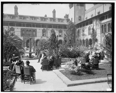 Courtyards,Ponce de Leon,hotels,resorts,fountains,Saint Augustine,Florida,1905
