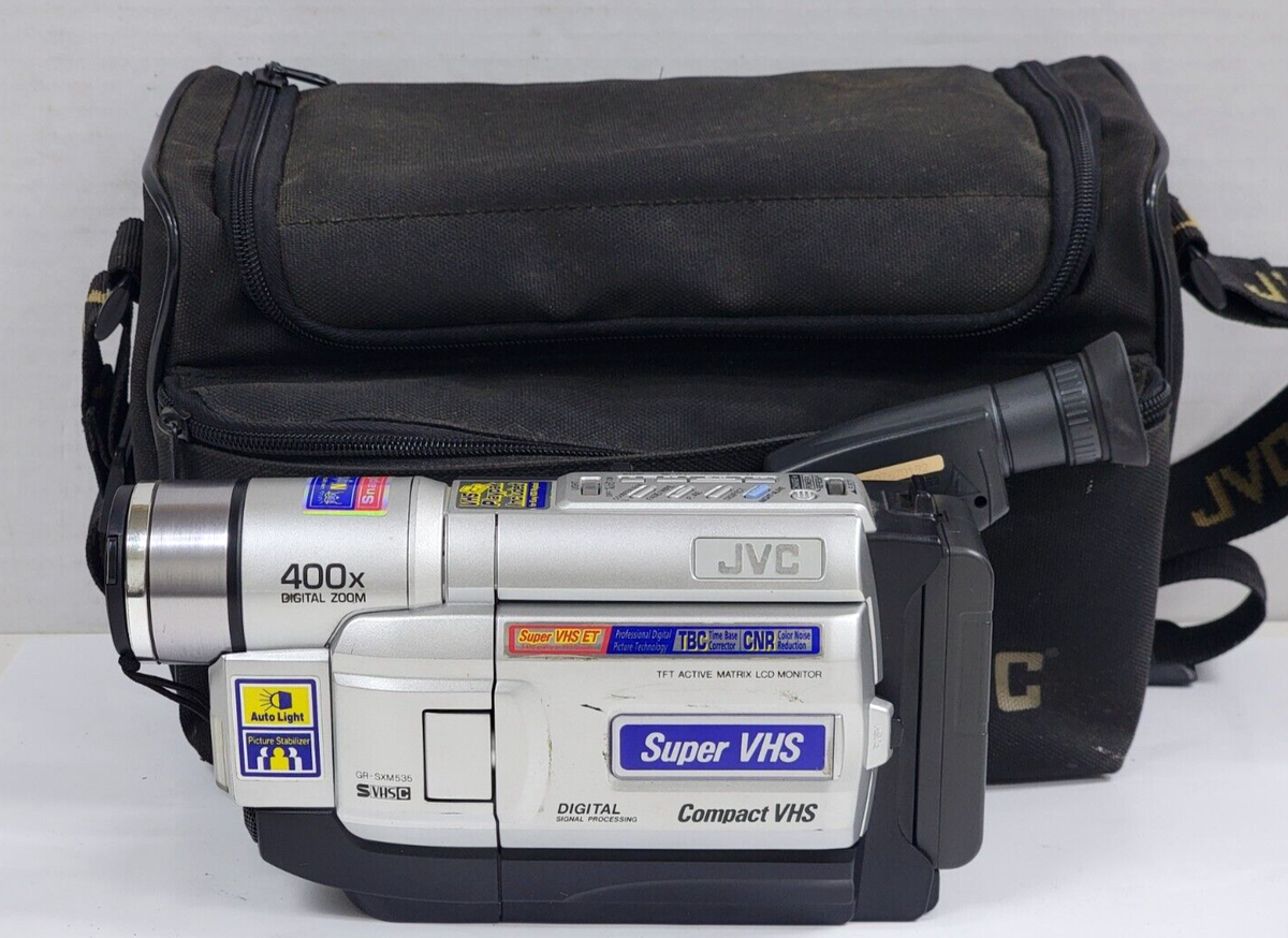JVC GR-SXM535U Compact Super-VHS Camcorder/Case (Powers on / Doesn