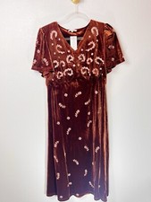 Tea n Rose NWT The Tyrone Embroidered Dress In Brown Velvet Size L