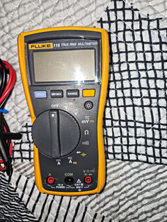 Fluke 115 True RMS CAT III Digital Multimeter 6000 Count 600V Auto Ranging
