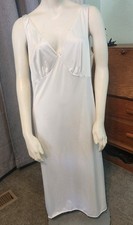 Vtg Vanity Fair White Full Slip Dress Nightgown Sz 38L Scalloped Edge Tricot USA