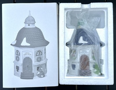 Dept.56 Heritage Village Collection ''Silent Night Music Box #56180