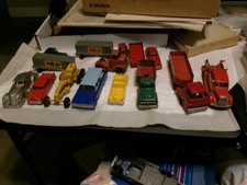 Lot of vintage Tootsietoy & Hubley Cars & Trucks