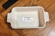 NEW LE CREUSET RECTANGUAR STONEWARE BAKING DISH 18CM PISTACHE