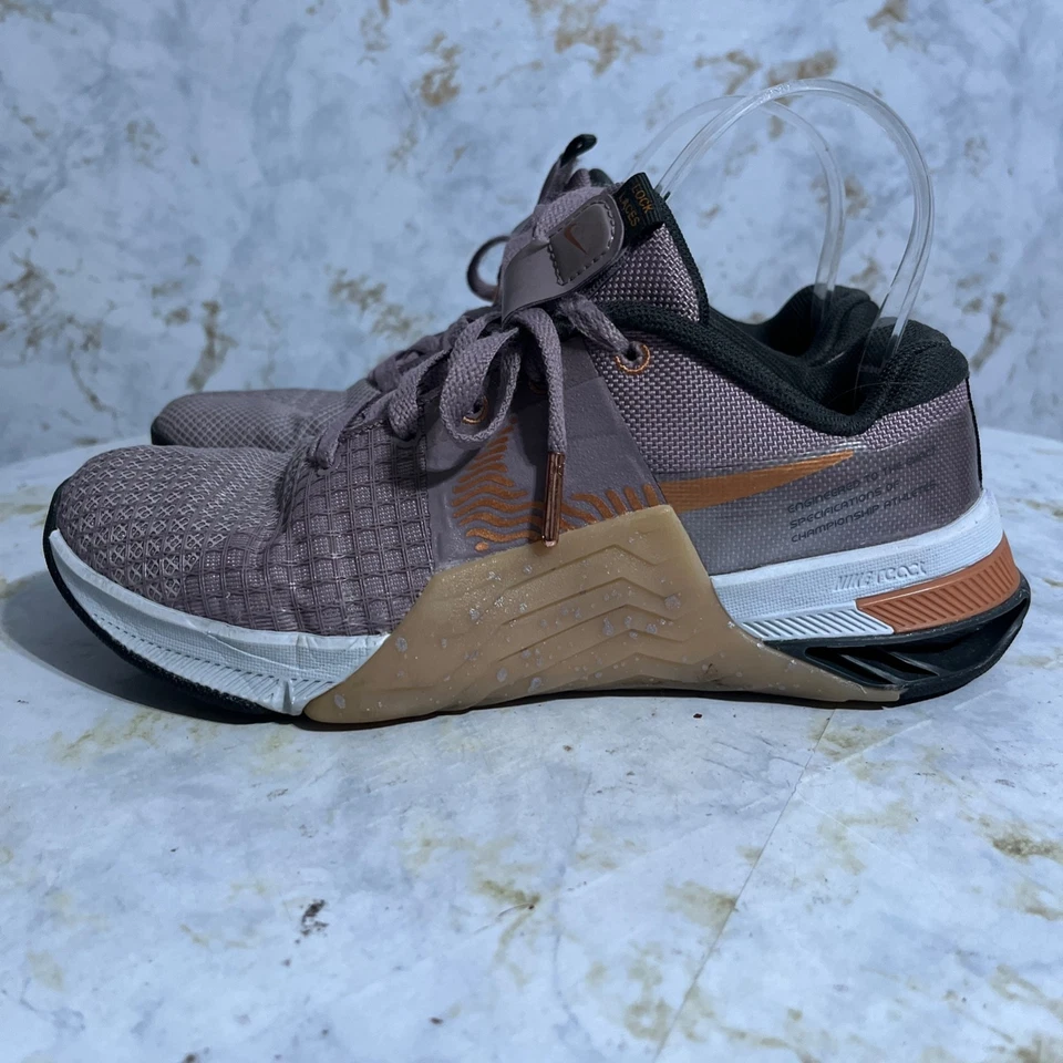 Nike Metcon 8 Para mujeres Talla 7 Zapatos para Correr Púrpura Atlético Gimnasio Entrenamiento Tenis Foto 4 de 4