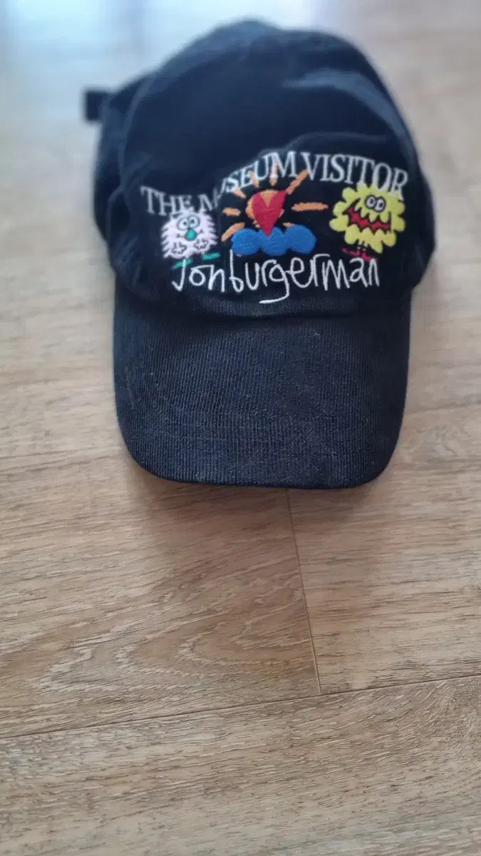 THE MUSEUM VISITOR キャップ Jon Burgerman THE MUSEUM VISITOR