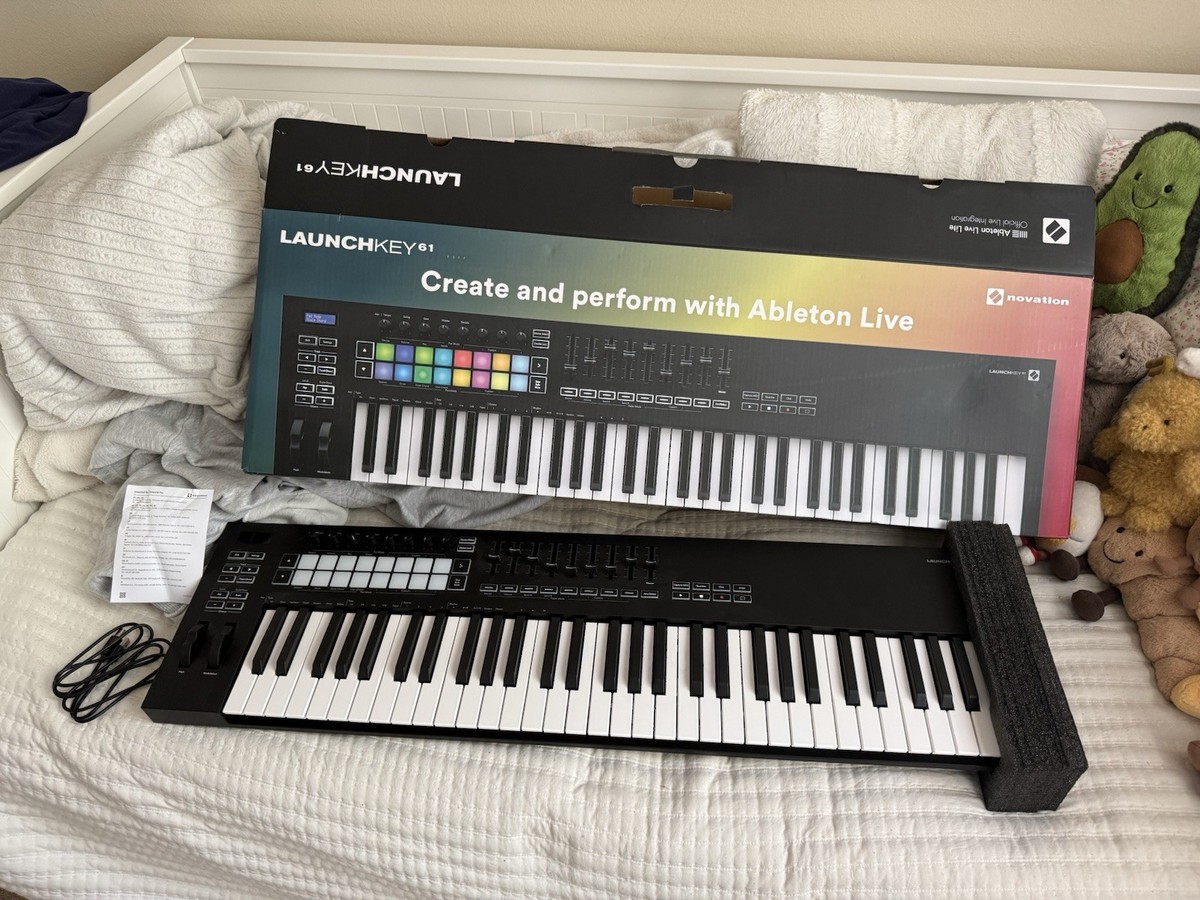 Novation Launchkey 61 MIDI Keyboard Controller Pad Triggers Faders