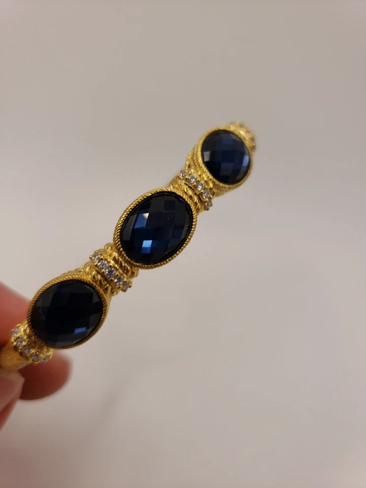 Brazalete con bisagras Judith Ripka revestido de oro de 14k de plata de ley con 3 cuarzos azules Foto 3 de 4