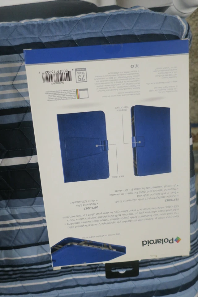 Polaroid Blue 9" - 10" Universal Keyboard Folio Stand w/Micro USB connectivity - Image 3 of 3