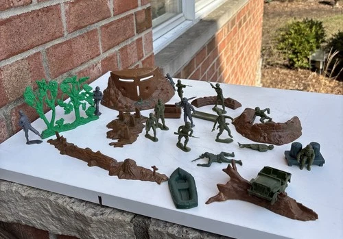 Marx Battleground PillBox Terrain Plastic Vtg 1970s 60s Lot Figures Etc Used