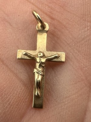 Kleiner Anhänger mit Kreuzfigur 9 kt 0,375 Gelbgold weltweit erhältlich