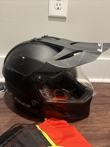 Essai du casque de moto LS2 Pioneer II Crazy noir mat rouge