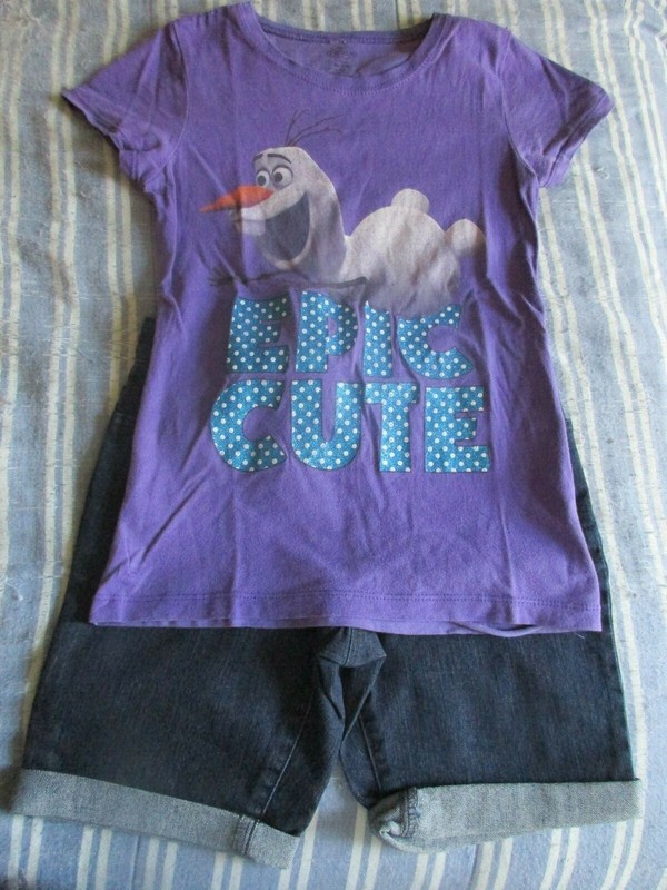 VGUC/NEW 7/8 Purple Disney Olaf/Frozen Shirt & TCP Shorts