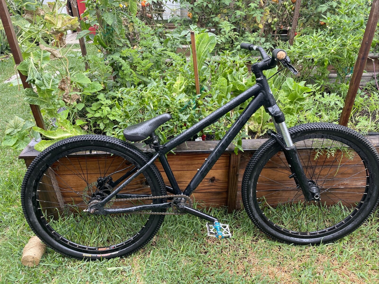 Dirt Jumper Mountain Bike