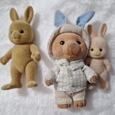 MAPLE TOWN figures As is destash