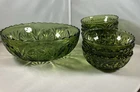 Vtg Anchor Hocking Green Glass Medallion Star In Cameo Serving & 7 Dessert Bowls