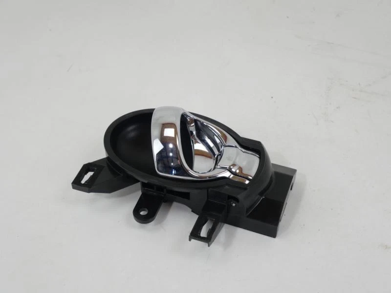 Manija de puerta interior delantera derecha derecha lado pasajero Nissan Juke 2011-2015 OEM Foto 3 de 4