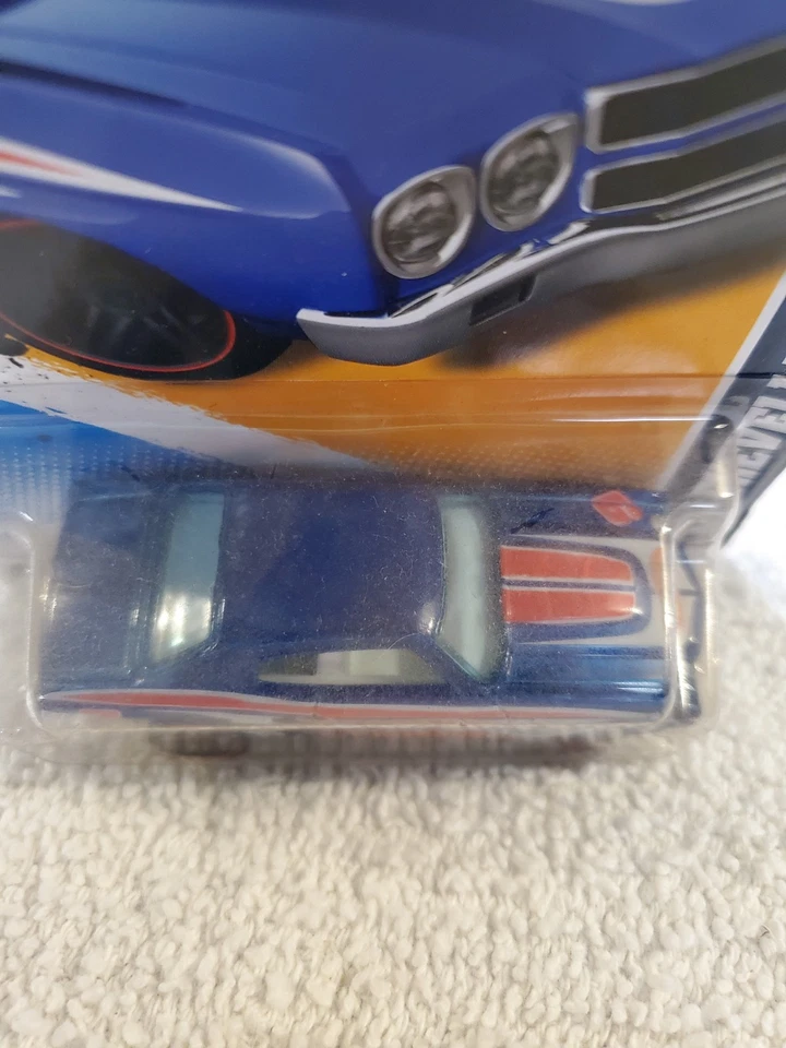 Coche fundido a presión Hot Wheels '70 Chevelle SS. Foto 2 de 3
