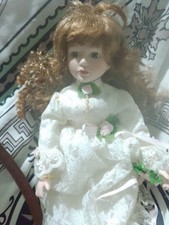 Bambola in porcellana  linea Symphony sophia jc07576 mancante di cappello 