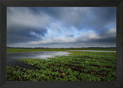 Dunkle dramatische Regenwolken gerahmtes Wandbild Poster Leinwanddruck Bild