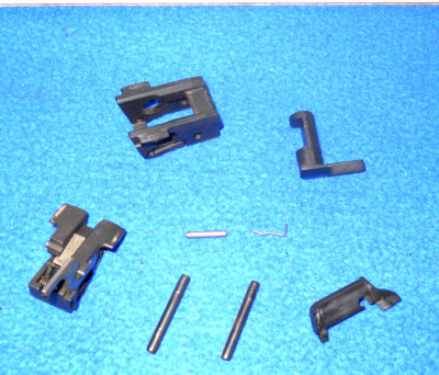 Smith & Wesson M&P 40 .40S&W PARTS LOT: Locking Block, Mag Catch +++ #A3069