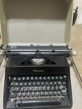 Olympia de Luxe Werke AG Wilhelmshaven Vintage Typewriter with Case and Extras thumbnail