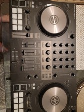 Traktor Kontrol S3 DJ Controller, Dual Jog Wh...