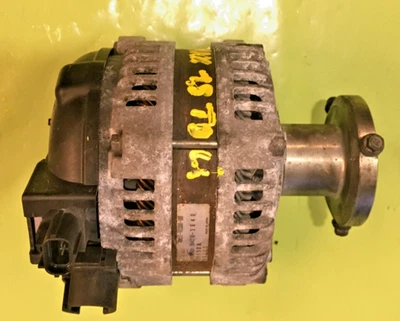 Alternateur / FORD FOCUS C-MAX 1.8 TDCI / 4M5T10300UB / 104210-3640 - Photo 1/4