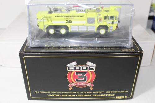 CODE 3 COLLECTIBLES Ronald Reagan Washington National Airport MWAA Oshkosh Crash - Picture 2 of 3