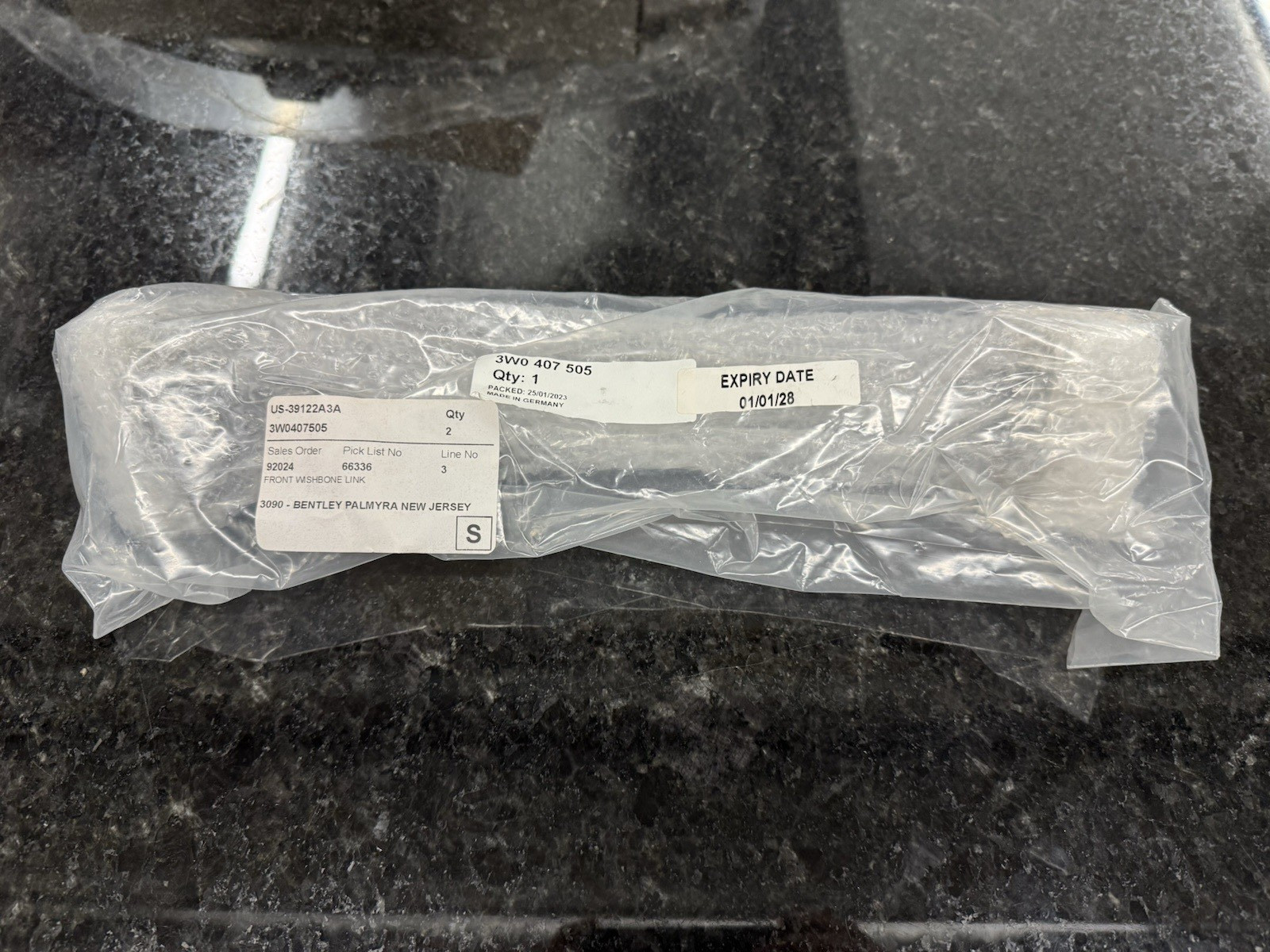 Genuine Bentley 04-18 Continental Wishbone Link OEM # 3W0407505