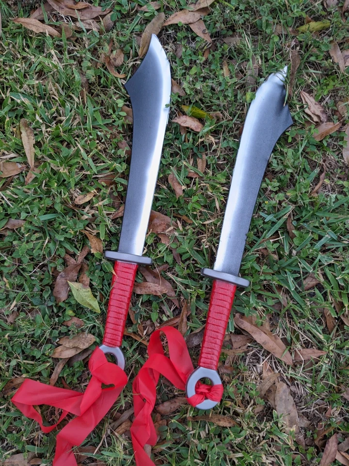 Par de espadas Dao de poliuretano Foto 4 de 4