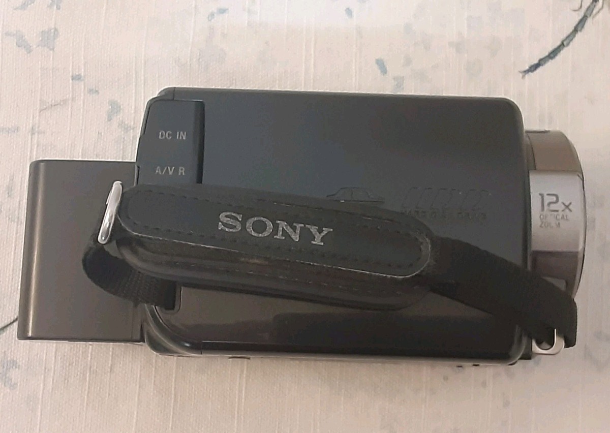 Sony HDR-XR350 Handycam 7.1 Mega Pixels with Case AC Adapter
